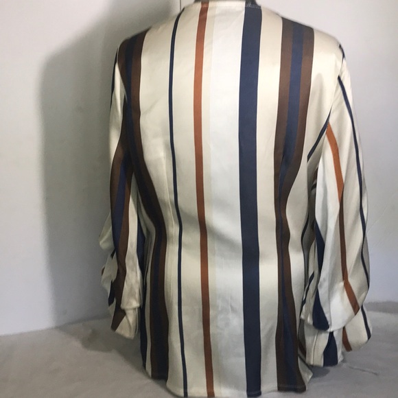 “ITALIAN” VINTAGE Designer Wrap Blouse fab sleeves. - Picture 6 of 14